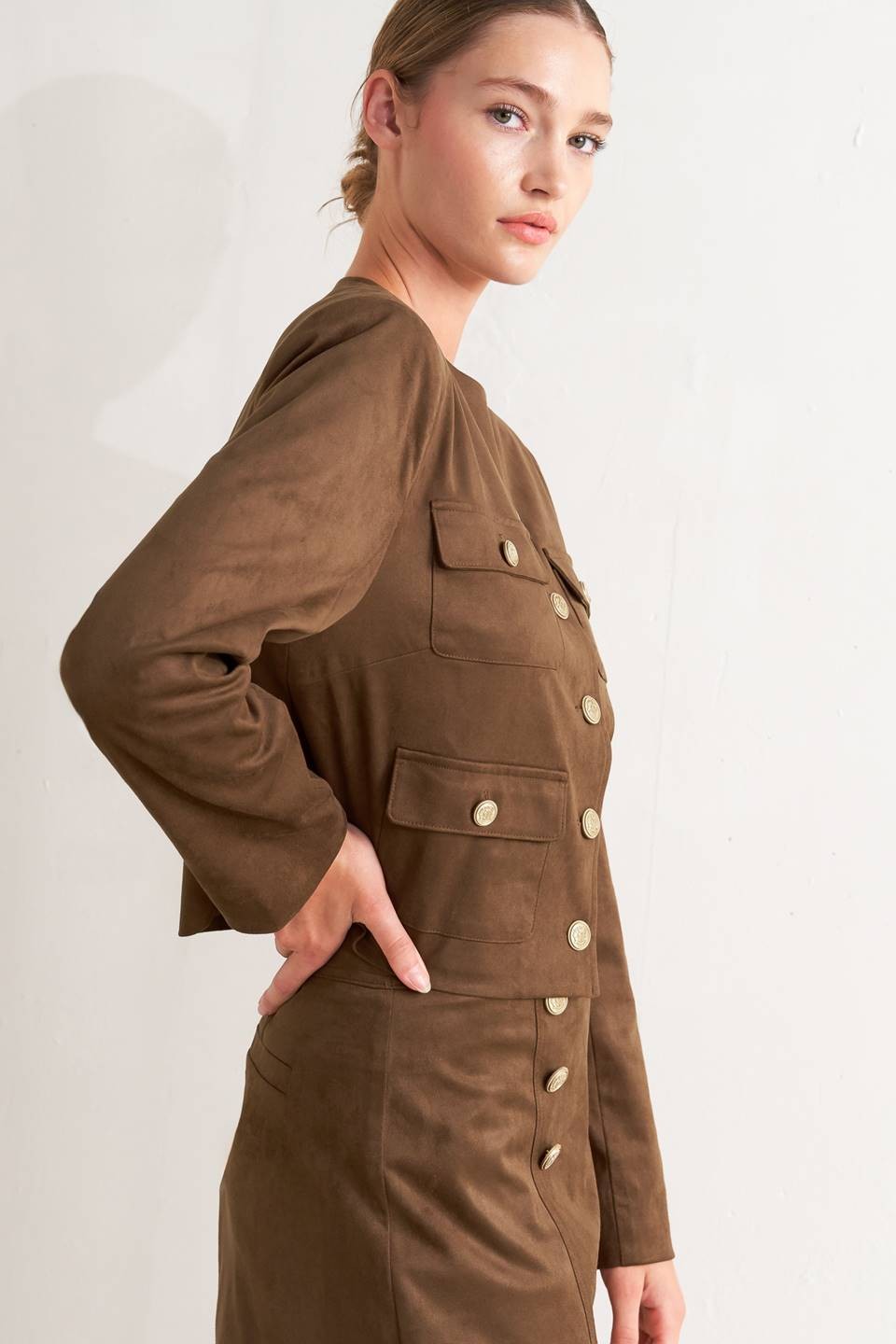 A faux suede cropped jacket & skort Set