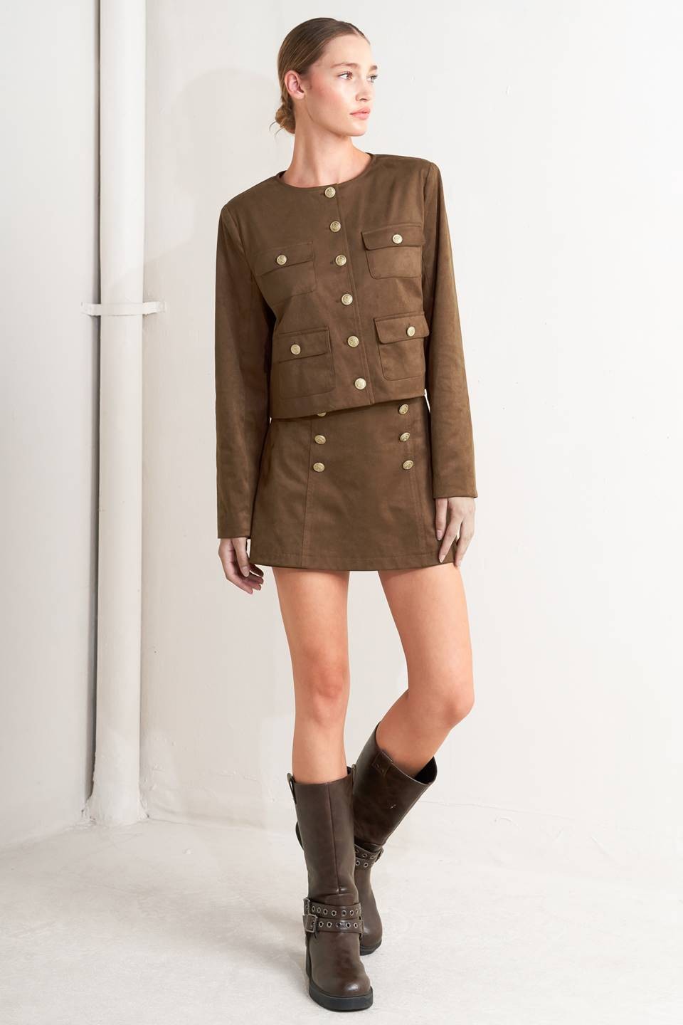 A faux suede cropped jacket & skort Set